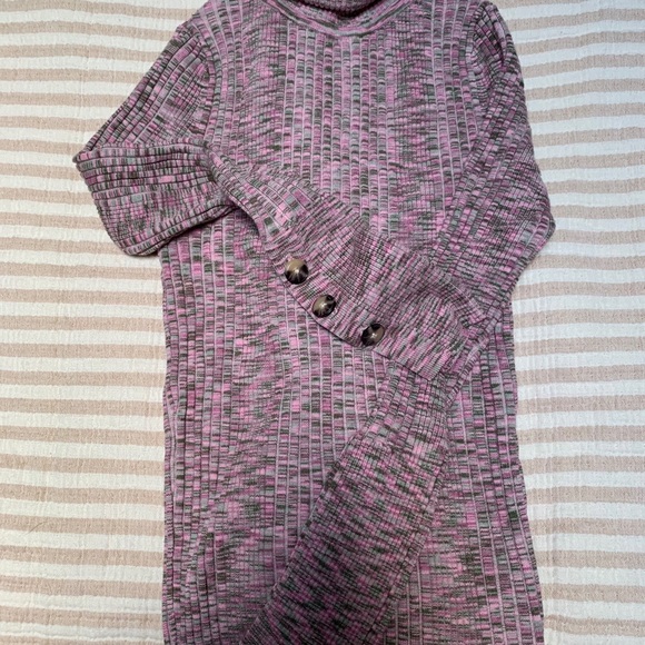 Turtle neck sweater - Picture 2 of 3